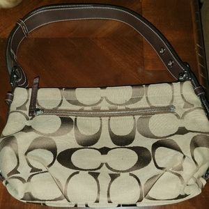 Coach Signature One Shoulder Bag F15068